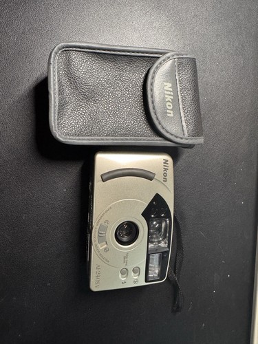 Nikon 240 fotocamera - af, sv